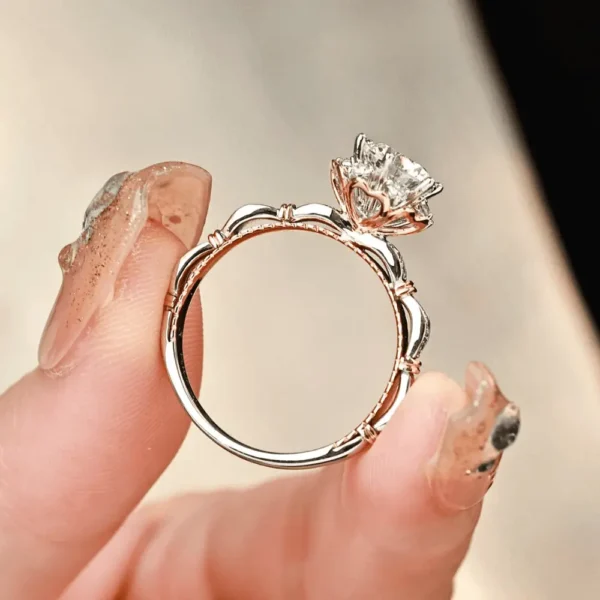 HOOMWELL™ Rose Moissanite Ring