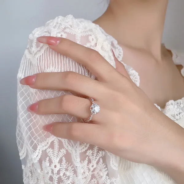 HOOMWELL™ Rose Moissanite Ring